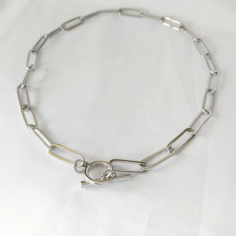 

New niche European and American retro cold style temperament chain TO necklace woman