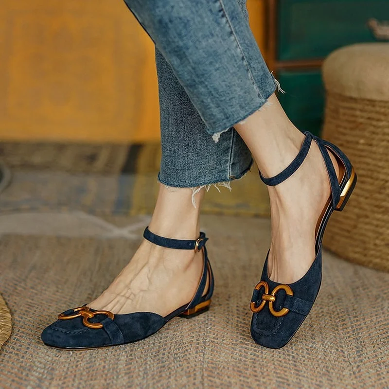 

Baotou Sandals Women's New Fashion Trends In Summer 2021 Joker Square Head Commuter Flat-bottomed Comfortable Shoes Women.