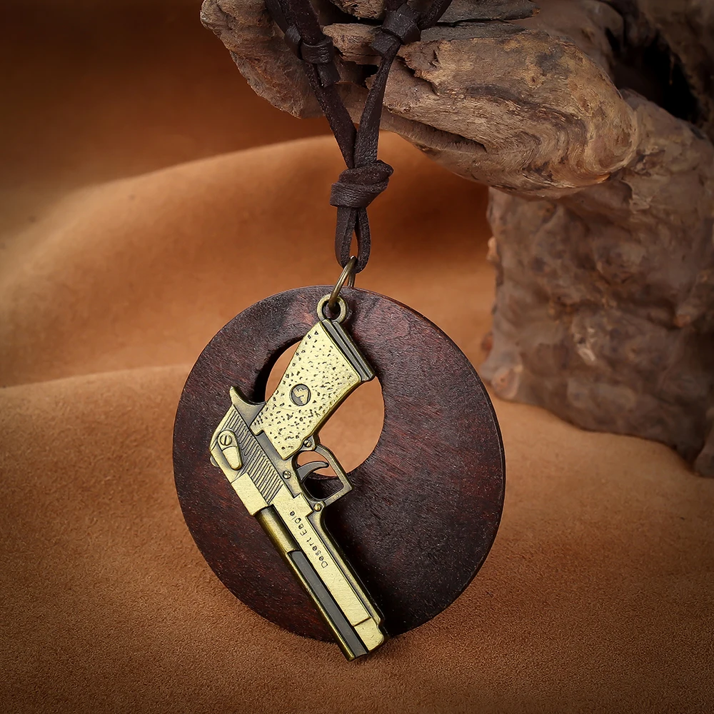 Деревянное ожерелье массивный кулон в виде пистолета Круглый длинный свитер