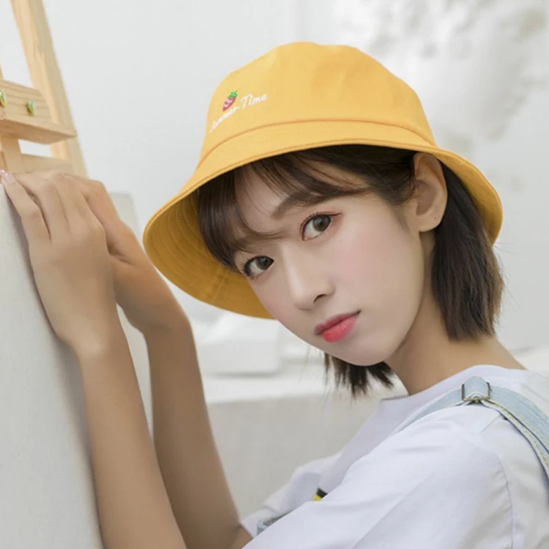 Панама женская складная с вышивкой клубники и надписью 1 шт. | Аксессуары для