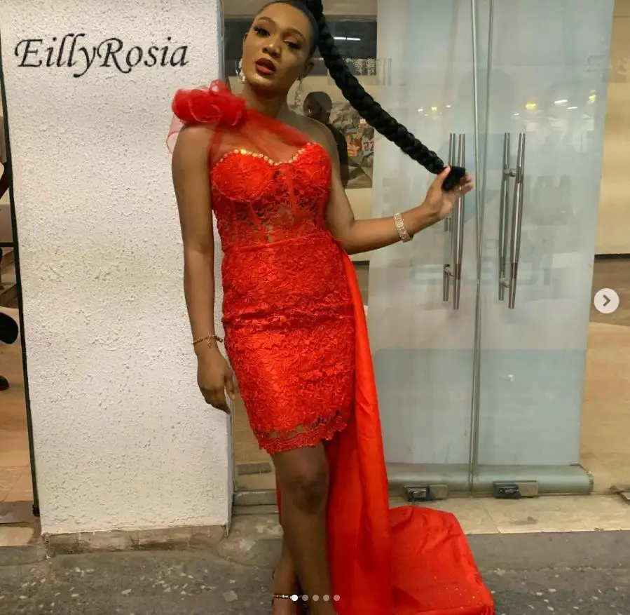 

One Shoulder Red Lace Appliques Prom Dresses with Train Sheer Neckline Satin Above Knee Length Girls Party Gowns for Graduation