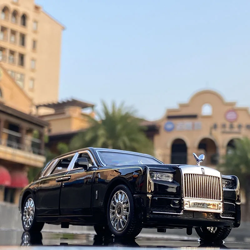 Модель автомобиля Rolls Royce Phantom из сплава 1:24 Литые и игрушечные транспортные