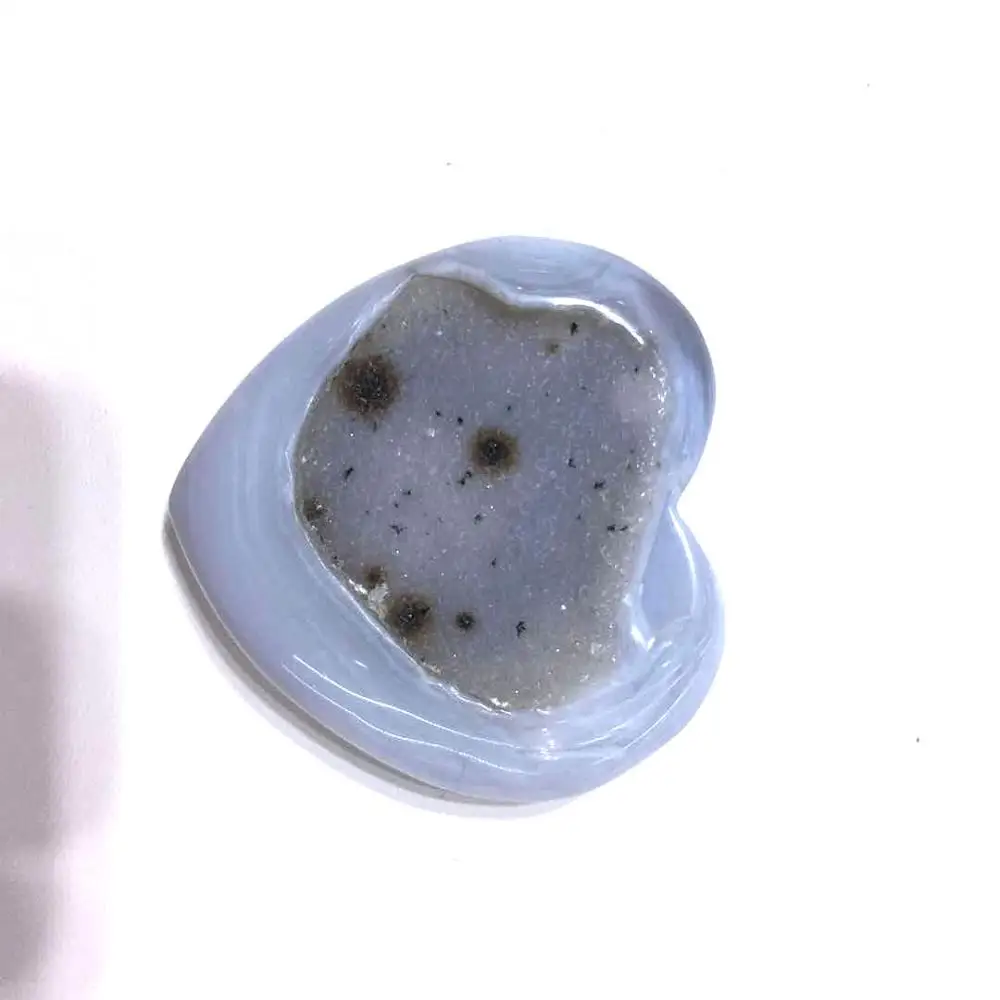 

Agate jingdong stone small ornaments in the hand to play on the side can strengthen the body to enhance luck