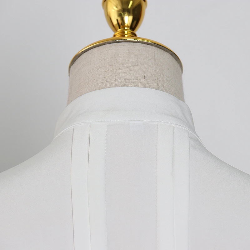 Женское мини-платье TWOTWINSTYLE белое с длинными рукавами-фонариками вышивкой и