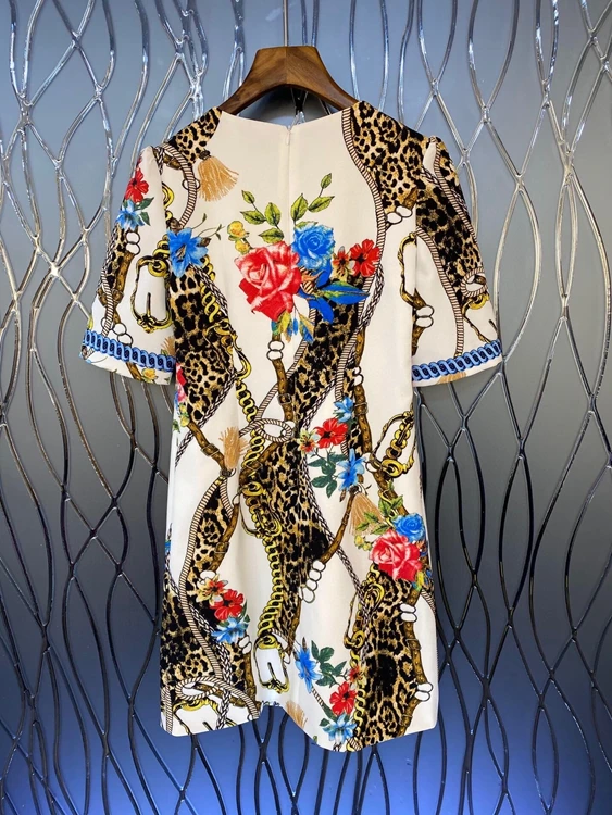 

2021 early spring new fashion women's round neck leopard print chain print pattern color matching short sleeve dress