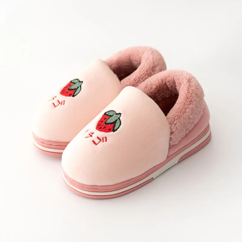 pink Детская зимняя теплая обувь; Мягкие плюшевые домашние тапочки для родителей и детей; тапочки с рисунком фруктов; домашние тапочки для влюбленных; FM02 - Цвет: pink