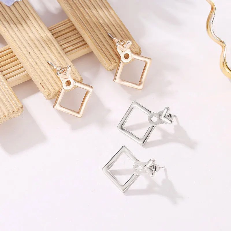 

Korean Stud Earrigngs for Women Ornaments Geometric Hollow Triangle Earrings Fashion Wild Ear Jewelry Gifts For Women 1Pair
