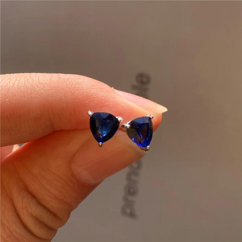 

Luxury Male Female Triangle Stud Earrings Dainty 925 Silver Color Wedding Earrings Classic White Crystal Earrings For Women Men