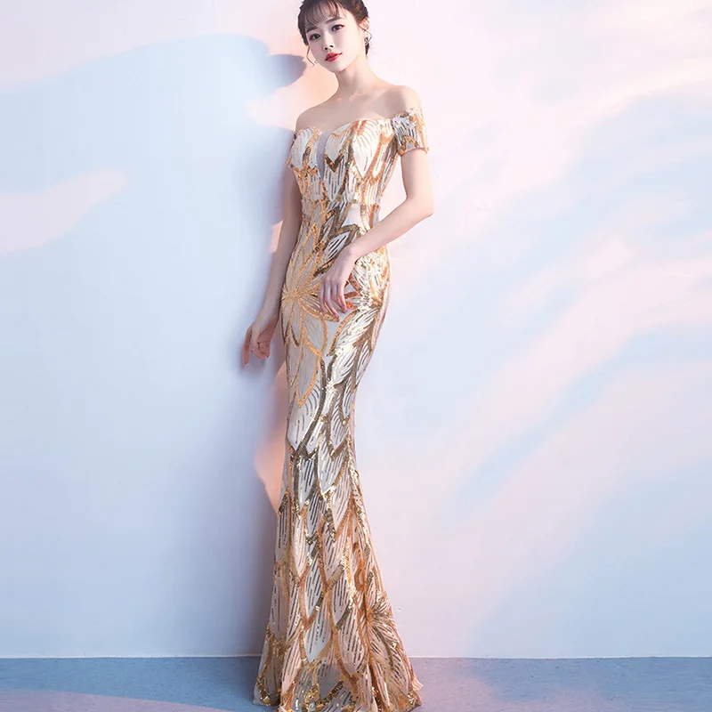 Сексуальное платье с вырезом лодочкой открытыми плечами блестящее зеленое