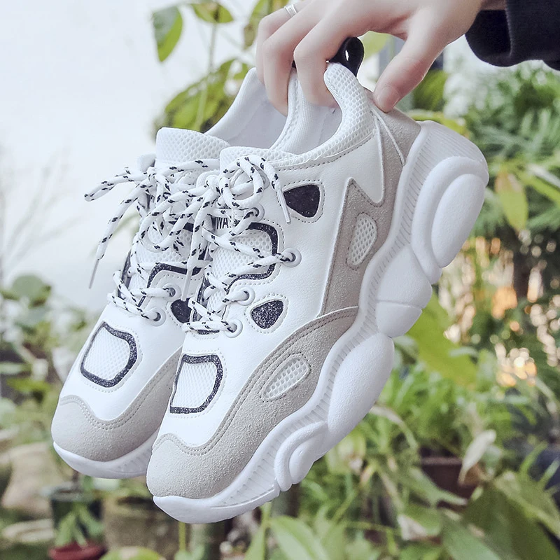 Модная женская обувь со звездами повседневная на плоской подошве шнуровкой