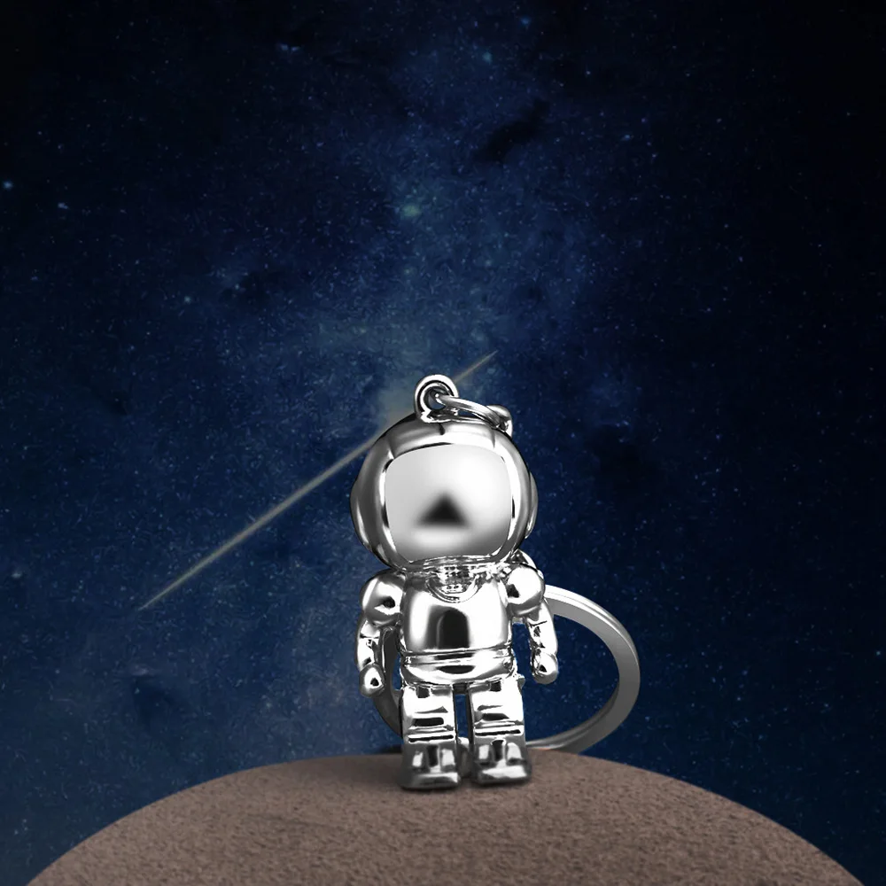 

Funny Astronaut Keychain Handmade 3D Space Robot Spaceman Keyring Alloy Gift For Man Friend Car Key Holder Keychain Accessories