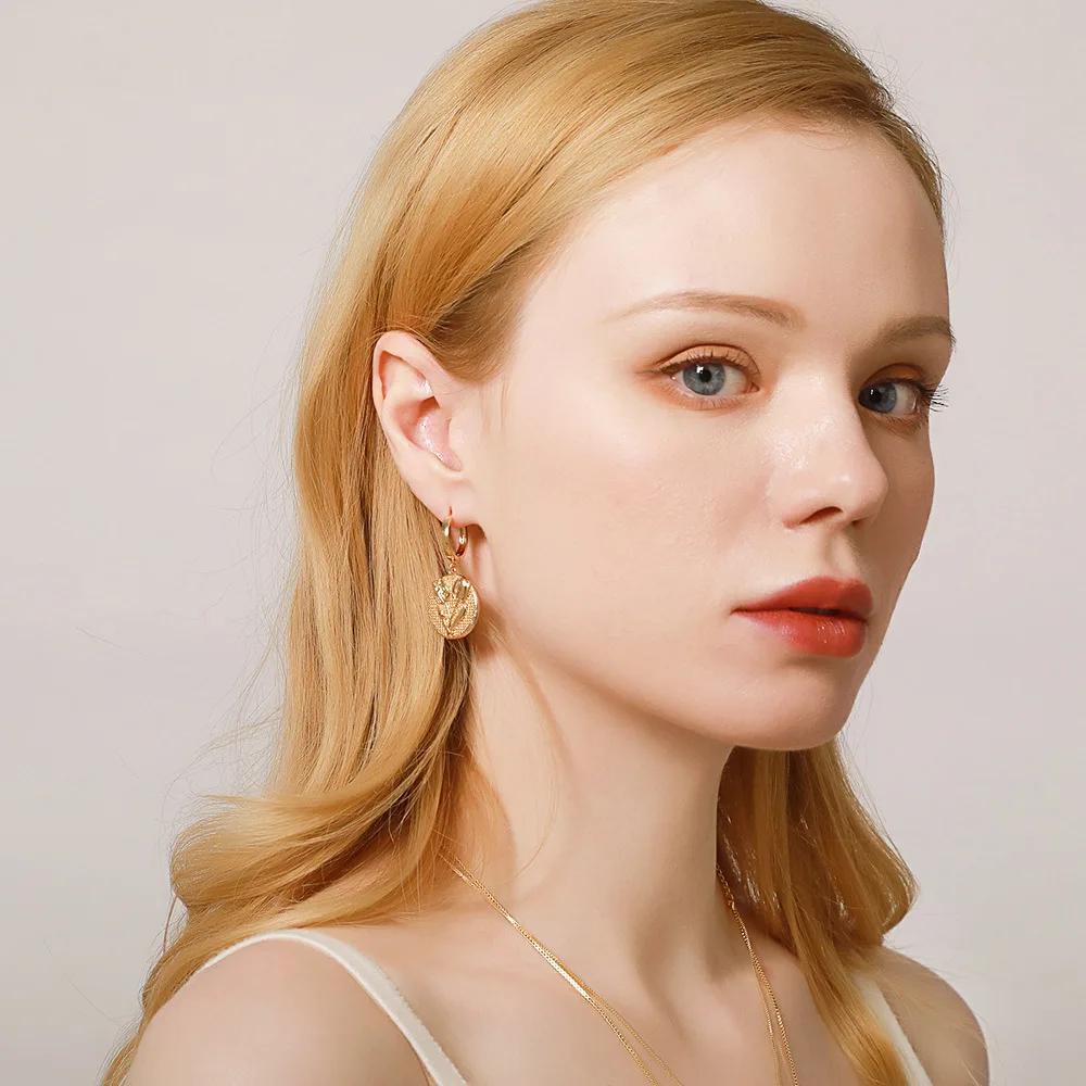 

New Vintage Gold Plated Carving Flower Drop Earrings For Women Aesthetic Pendientes Party Fashion Jewelry Retro Piercing Earring
