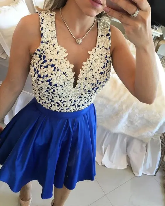 

Sexy Royal Blue Cocktail Dresses with White Lace 2022 V Neck Mini Short Girl Homecoming Dress Tank Semi-Formal Party Vestidos