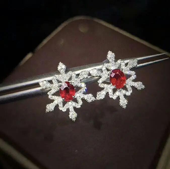 Женские серьги гвоздики из серебра 925 пробы с натуральным