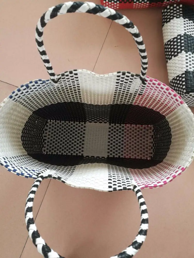 

Plaid Striped Weave Basket Bags For Women Handmade Rattan Beach Women's Handbags Summer Straw Woven Causal Women Tote Bucket New