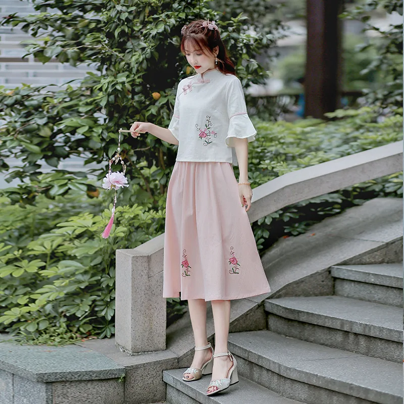 

Literary retro 2020 spring and summer cotton and linen embroidered shirt half skirt women's casual suit