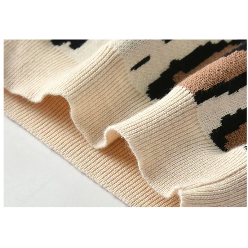 Детский трикотажный жилет без рукавов с леопардовым принтом и V образным