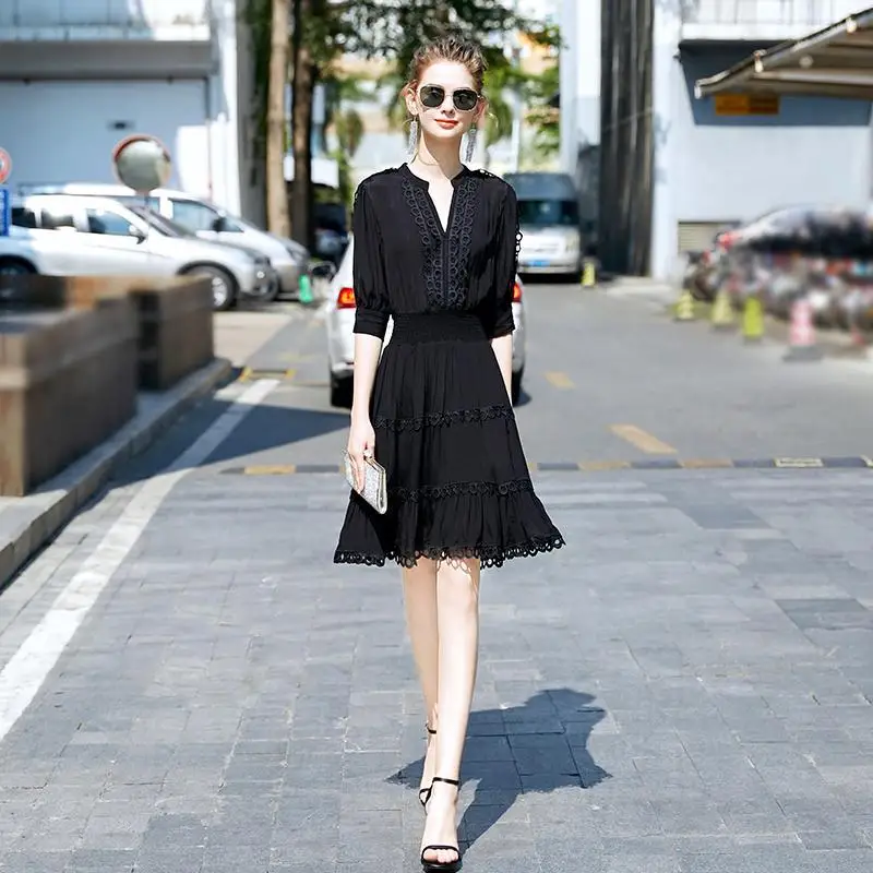 

2021 Summer New V-neck Small Black Skirt with Thin Waist and Thin Temperament Black Cake Skirt Dress Beautiful Fashion Woman