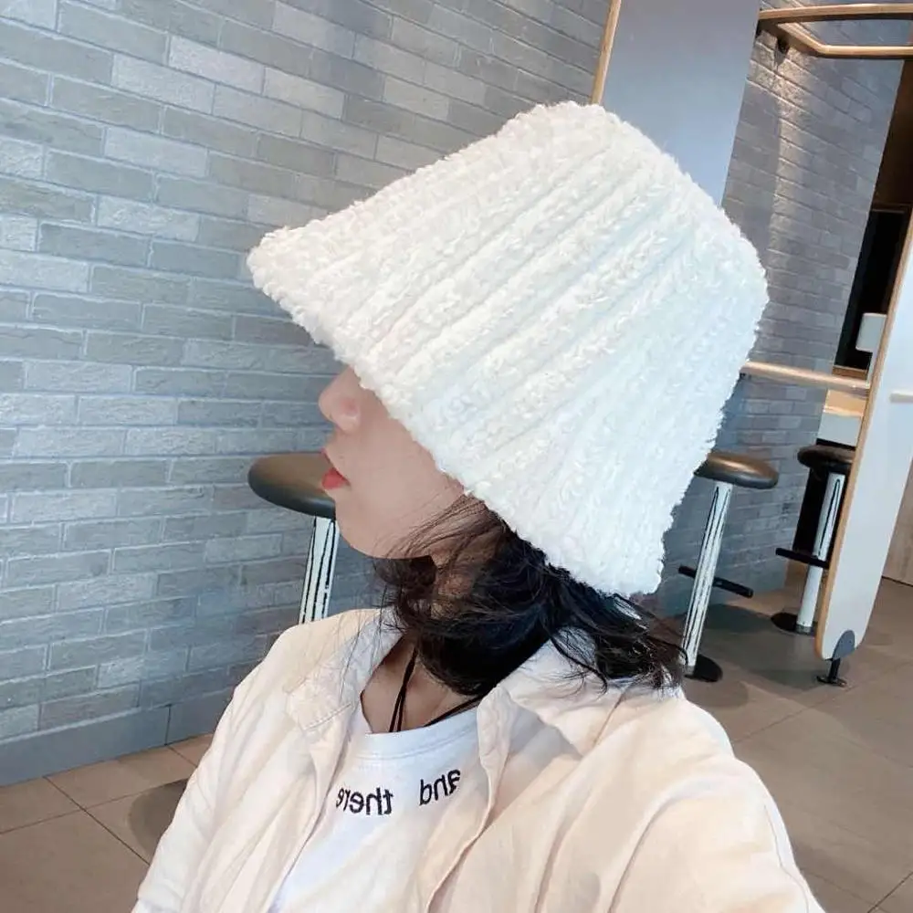 New Women's Autumn And Winter Bucket Cap Korean Version Versatile Plush Fisherman's Hat Warm Lamb Plain Face And Ear Cap