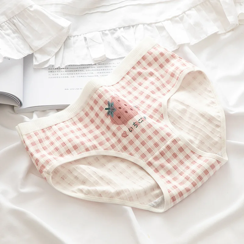

Sweetheart Strawberry Plaid Cotton Crotch Ladies Underwear Vertical Stripes Girls Cotton Breathable Student Triangle Shorts Head