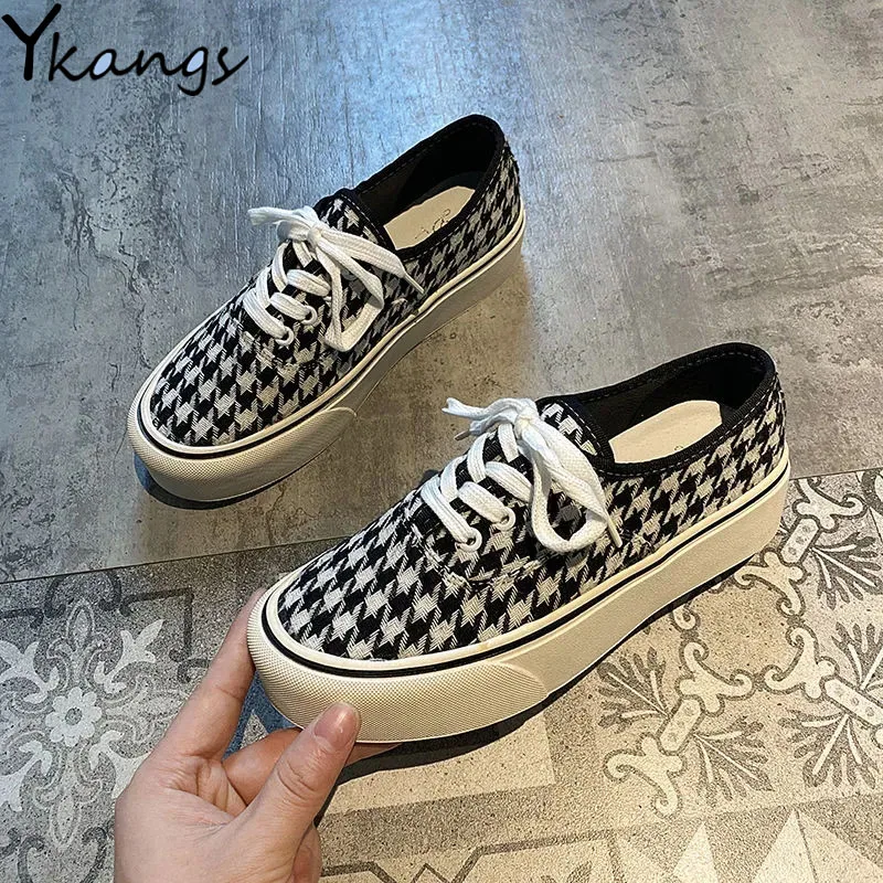

Women Canvas Shoes New Low-top Platform Summer Black White Plaid Ladies Sneakers Korean Style Outdoor Fashion Vulcanized Shoes