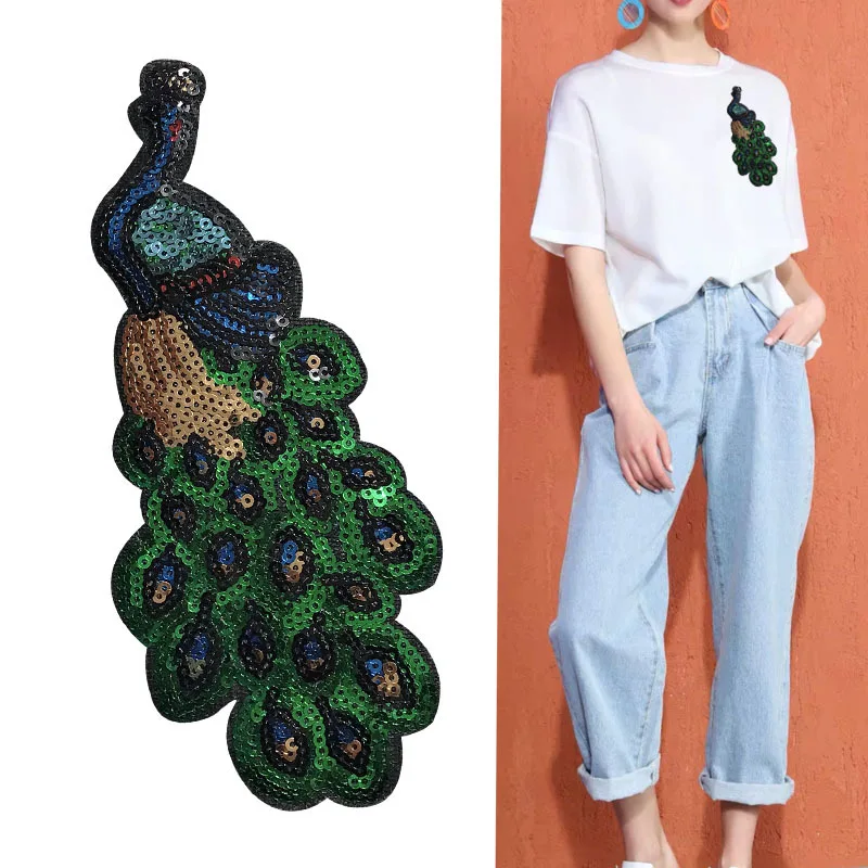 Модная куртка с вышитыми птицами и павлинами может использоваться в футболках