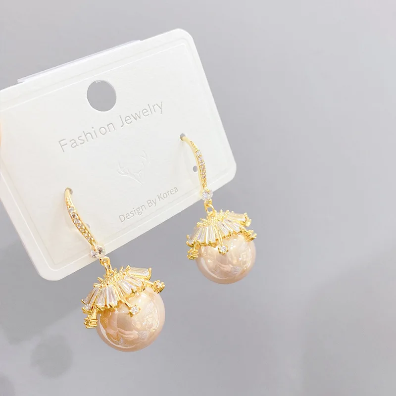 

Wholesale S925 Post Gold-Plated Elegant Net INS Micro Inlaid Zircon Pearl Women Girl Lady Stud Fashion Earrings Jewelry