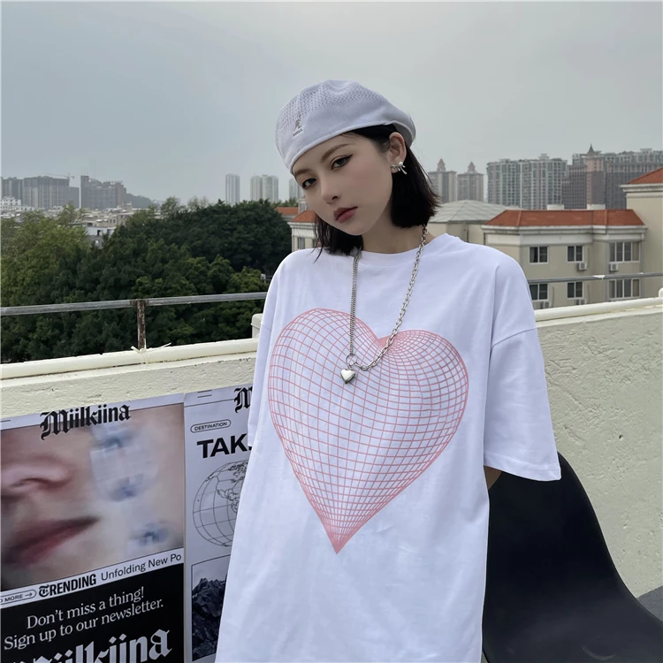 

Пуловер женский, с 3D-принтом, с коротким рукавом