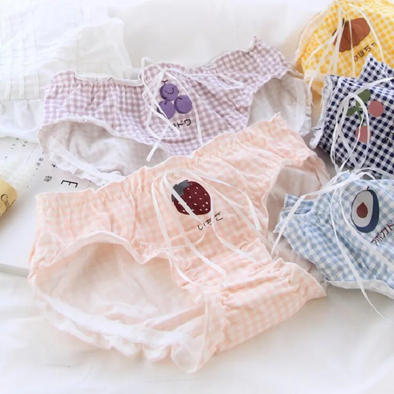 Розовые женские трусы одноцветные кружевные с низкой посадкой один размер