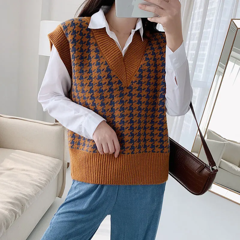 Жилет женский трикотажный в клетку без рукавов Свободный пуловер с V-образным