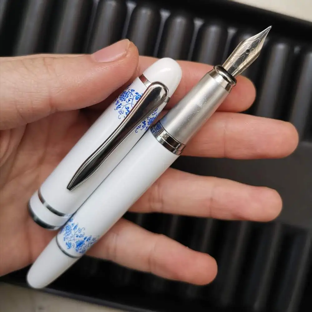 

Ручка перьевая с чернильным стержнем и F-образным перьевым наконечником