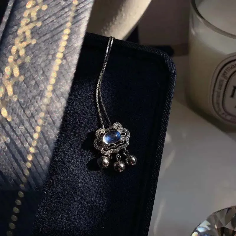 

Moonstone Longevity Lock Necklace Ruyi Lock Necklace Female Pendant Simple ins Longevity Clavicle Chain Necklaces for women