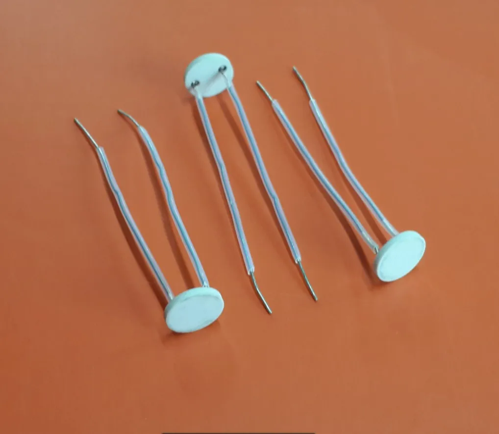 

High Temperature Micro Ceramic Heating Sheet MCH Alumina Heating Sheet Round 9mm 12V18-24ohm / 10-14ohm