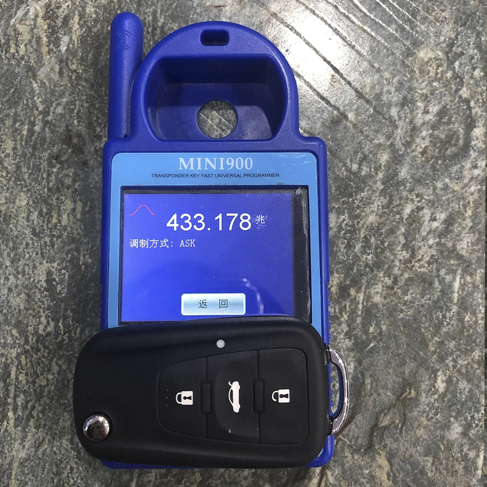 

OkeyTech OEM Flip Fold Auto Remote Car Key With ID46 Chip 433MHZ 3 Buttons For Roewe MG5 MG7 MG GT GS 350 360 750 W5 Uncut Blade