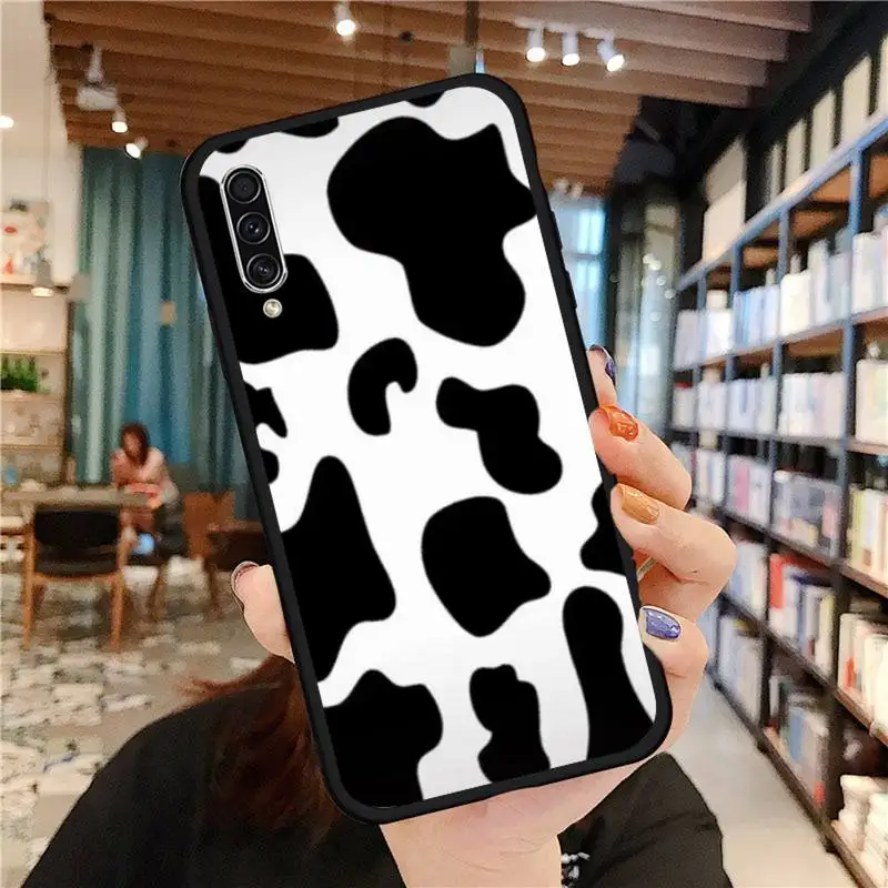 

Cow Pattern Phone Case For Samsung galaxy S 21 20 10 8 A 50 21s 51 71 70 40 20 20e note 10 plus Ultra 5g fe