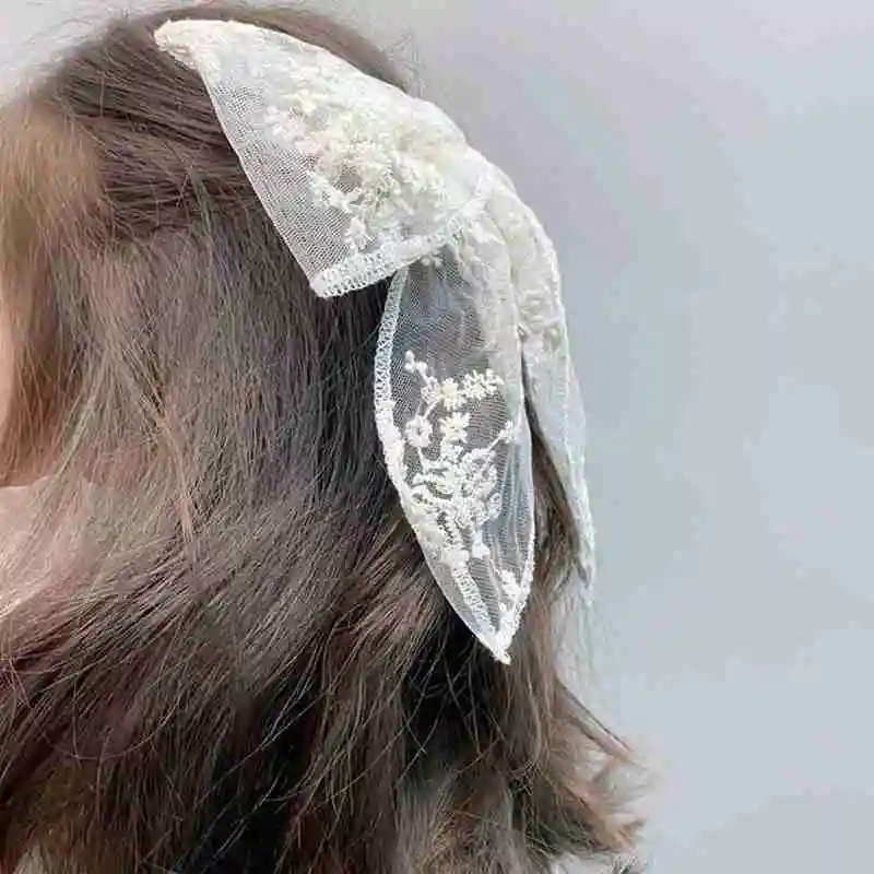 Заколка для волос женская винтажная с кружевным бантом| |