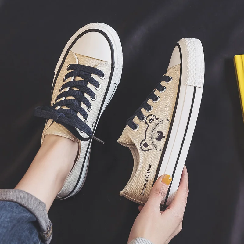 

New Spring New Low Top Flat Bottom Girls Student Canvas Shoes Casual Sneakers Cute Bear Beige Cloth Shoes Cartoon Gumshoes
