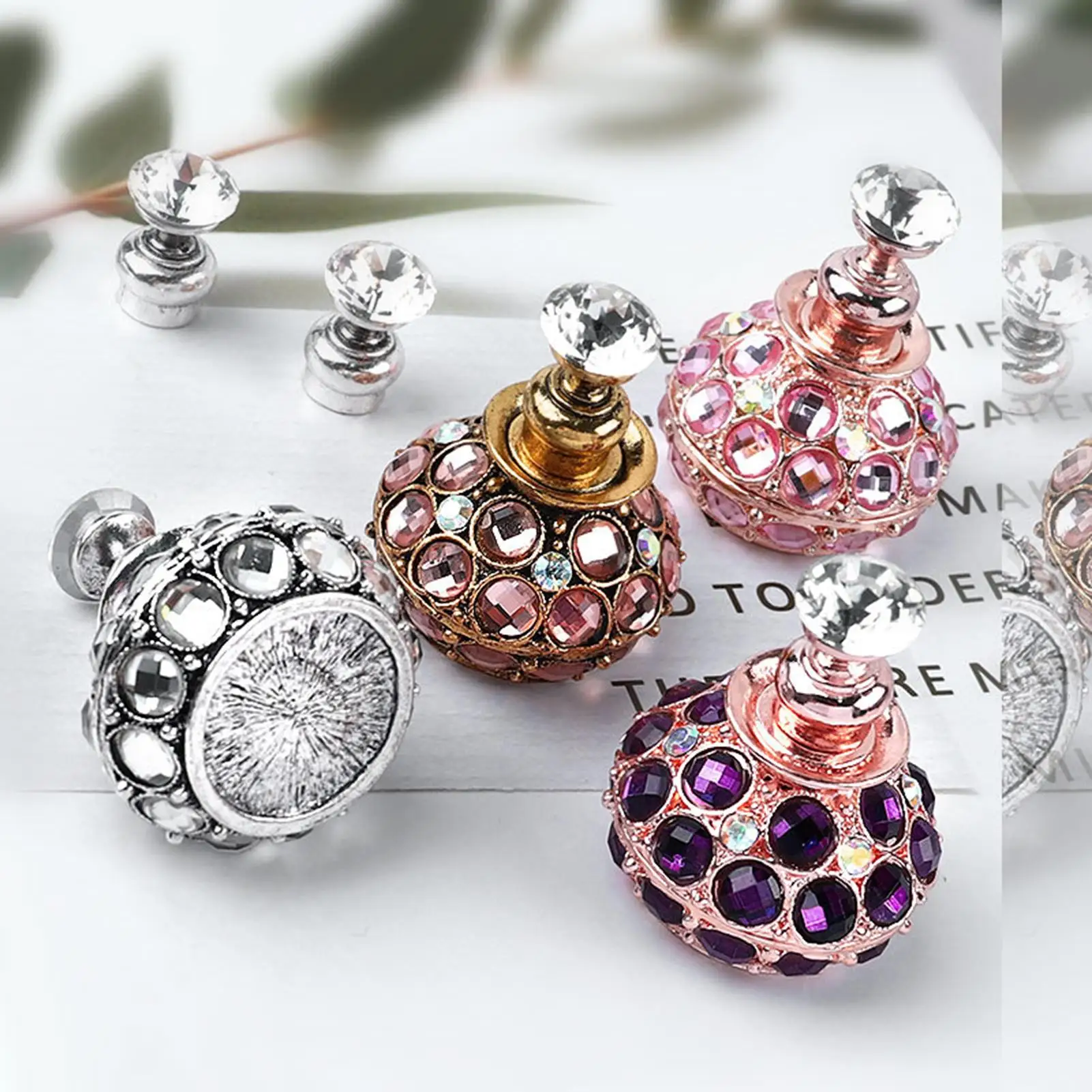 

Набор для маникюра японский Стиль практика лотоса сиденье Стразы инкрустированная основа с креплением на кератиновых пластинах инструмен...