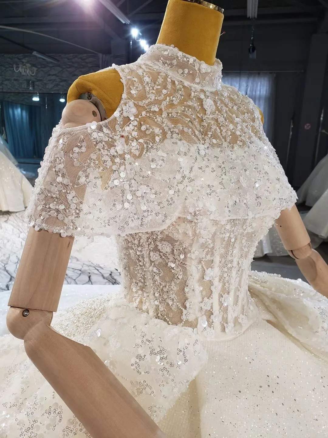 

Luxurious Wedding Dress For African Black Girls Women Beaded Lace Tulle Princess Wedding Gowns With Two Jackets Bridal Gown