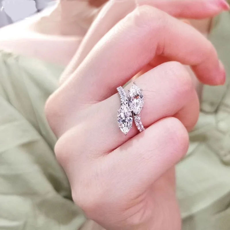 

Luxury Female White Crystal Stone Ring Vintage Silver Color Thin Wedding Rings For Women Cute Bride Leaf Zircon Engagement Ring