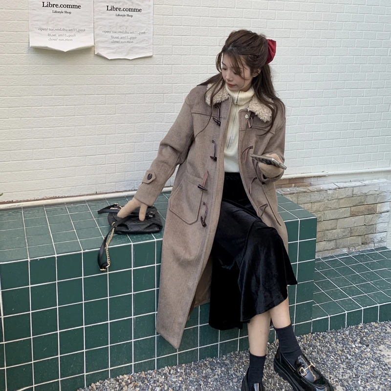 

Пальто женское зимнее длинное с имитацией овечьей шерсти