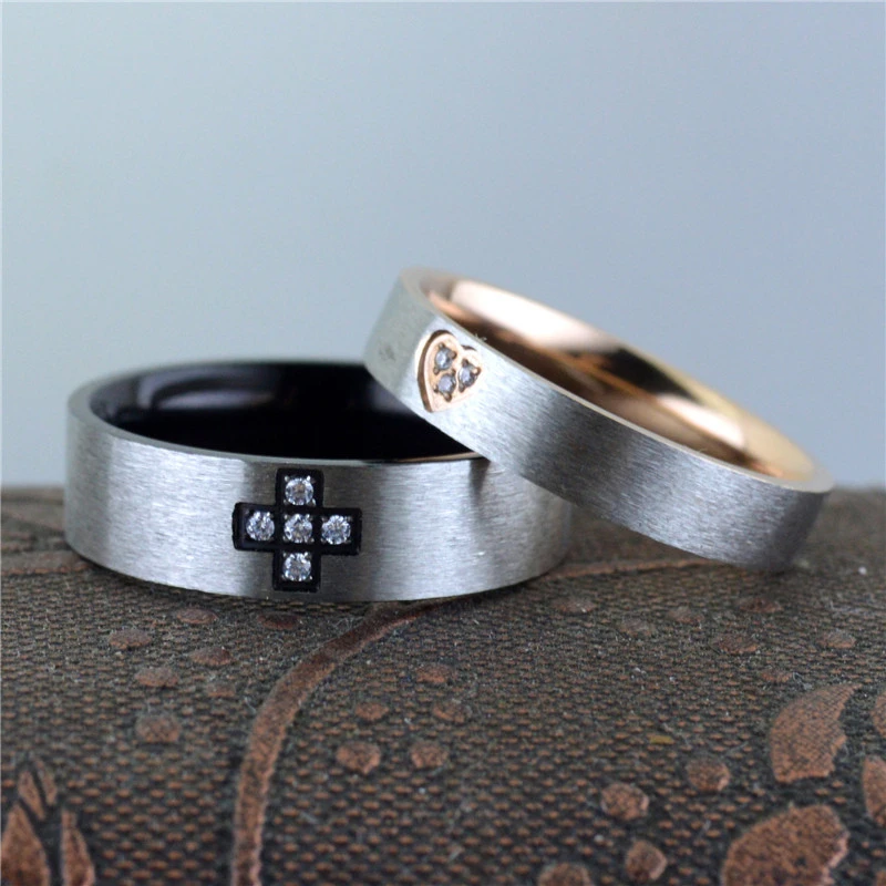 

2020 Retro 6mm Stainless Steel Finger Ring for Women Hip Hop Jewelry Wholesale Cross Heart Couple Rings With Cubic Zirconia