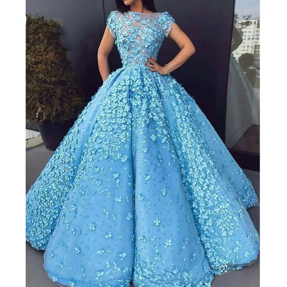 

Gorgeous Sky Blue 3D Flower Ball Gowns Luxury Pearls Long Prom Dresses Saudi Arabic Prom Gown Short Sleeves Vestidos Longo