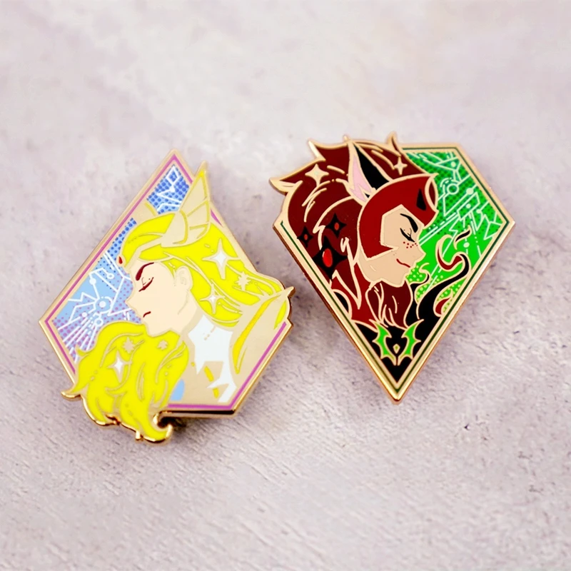 Эмалированная Брошь Принцесса ЛГБТ придерживающаяся гордости - Цена: 217.6