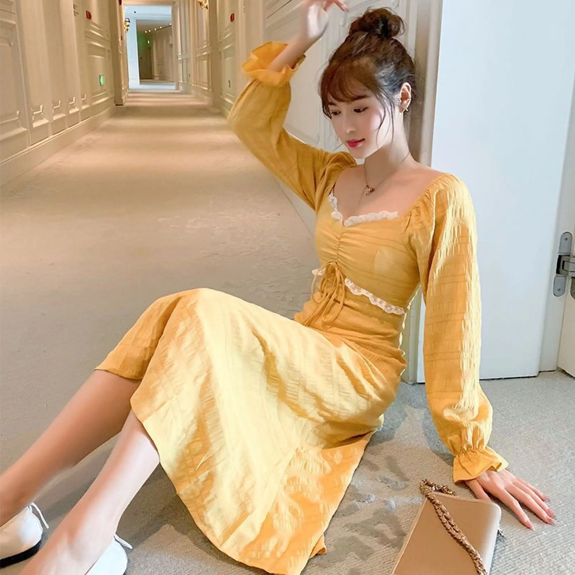 

French square collar dress women's autumn dress 2020 new Platycodon skirt design sense