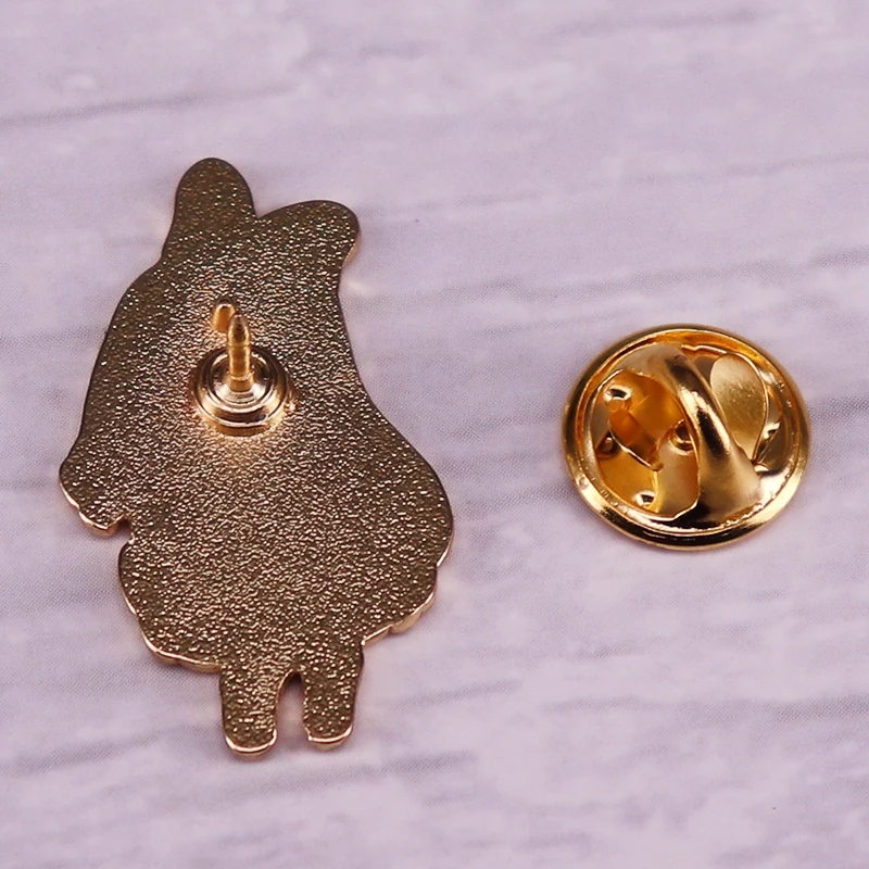 Эмалированная заколка без девушек с Заколкой в черном платье и бантом на голове