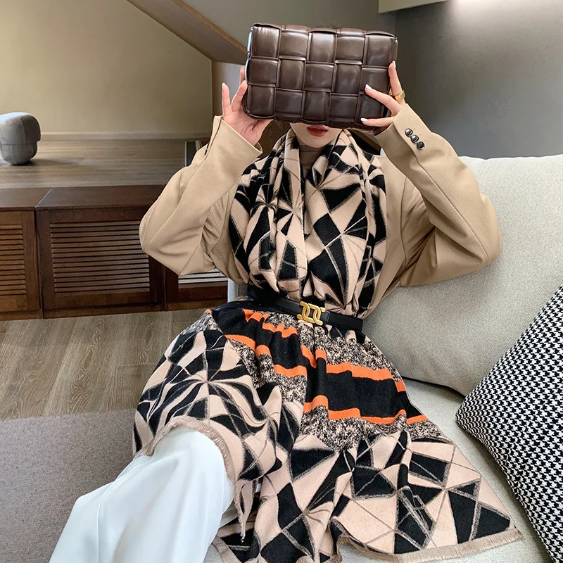 

Кашемировый шарф для женщин, роскошный бренд, помпон, бандана, шаль, Пашмина, зимний женский платок, брендовая плотная шаль с принтом