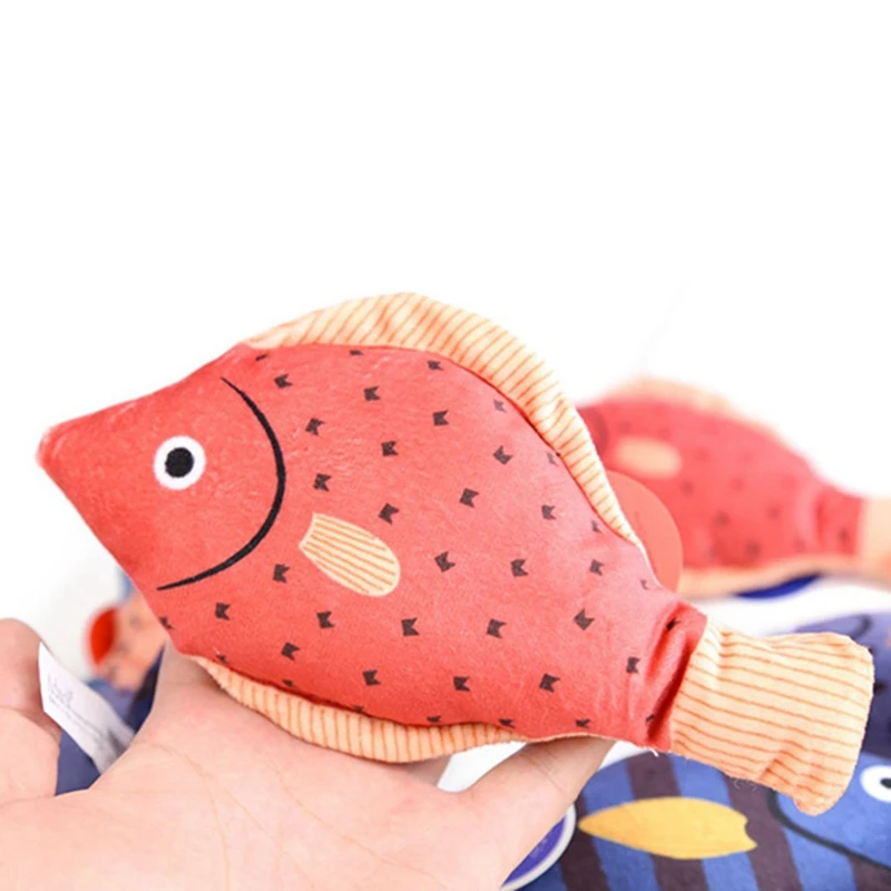 

2PCS Random Color Cartoon Fish Cat Toy Bite Resistant Interactive Pet Squeaky Toy Cat Catnip Training Toys Cat Funny Favor Toy