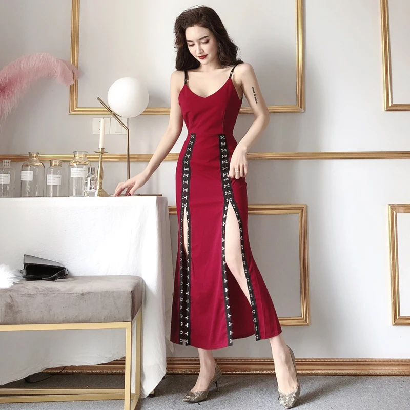 Женское длинное платье с V-образным вырезом черное в стиле панк и готика Клубная