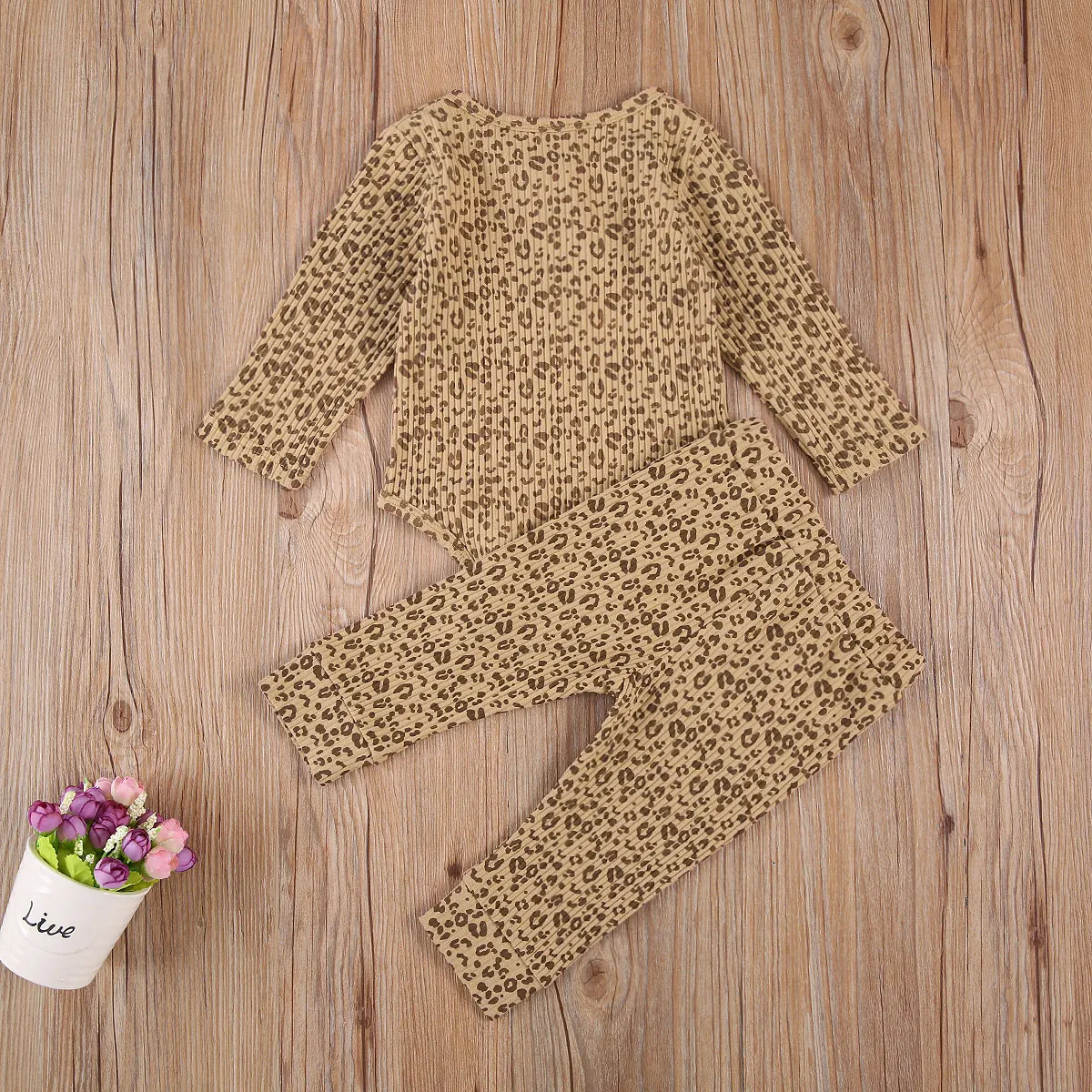 

Newborn Baby 2-piece Outfit Set Long Sleeve Leopard Romper and Pants Set for Baby Boys Girls